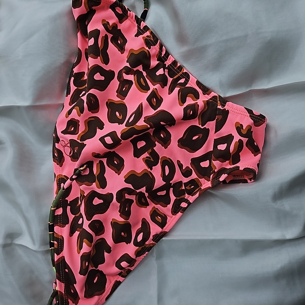 Op String Bikini - Picture 11 of 11